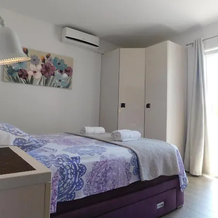 Grubelic - Komforan Novi Διαμέρισμα