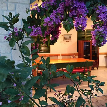 Grubelic - Garden & Grill Apartment