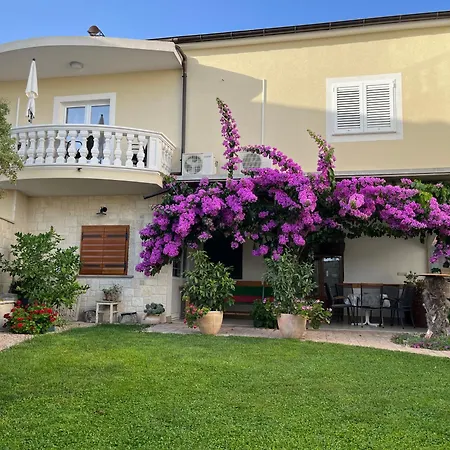 Apartment Grubelic - Garden & Grill